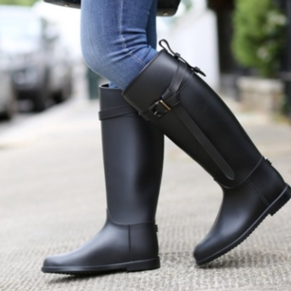 **Authentic Women's Burberry Black Riding Boot Style Rain Boot